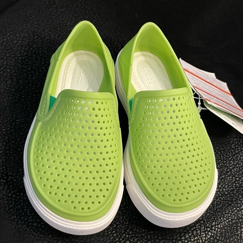 𝅺crocs Slip-On Sneakers for Kids Toddler Size 08. - Picture 13 of 15